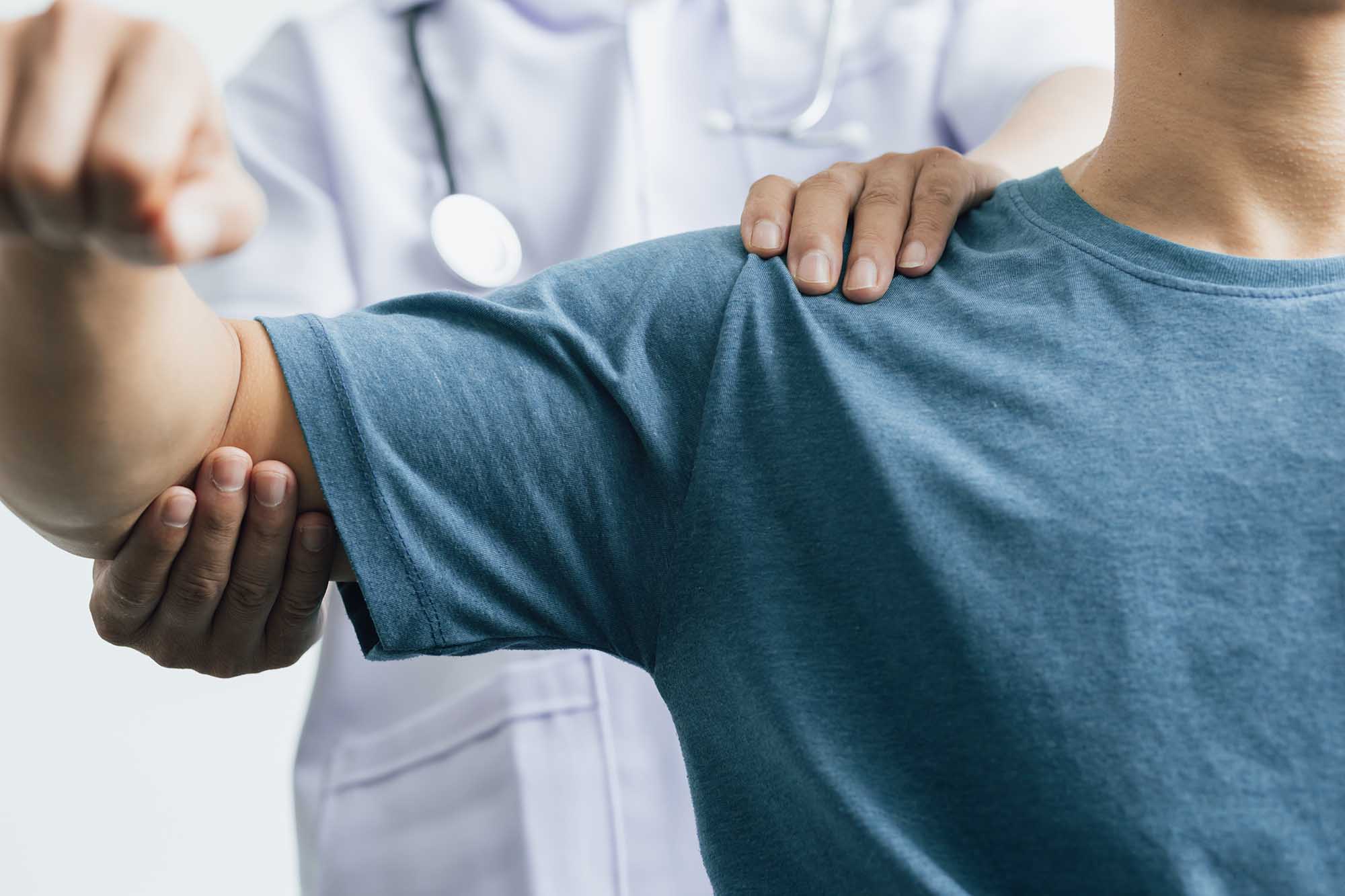 Can Osteopathy Help Treat Frozen Shoulder?